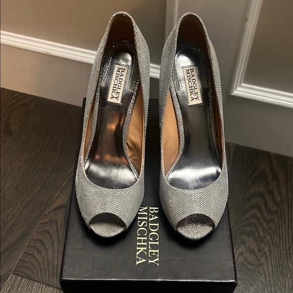 Badgley Mischka Women's Silver Peep-Toe Heels - DRAMA - Picture 2 of 10